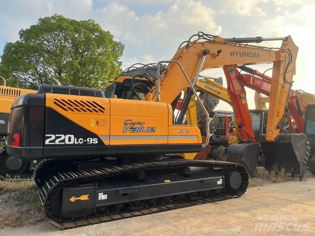 Hyundai R220LC-9S Roomikekskavaatorid