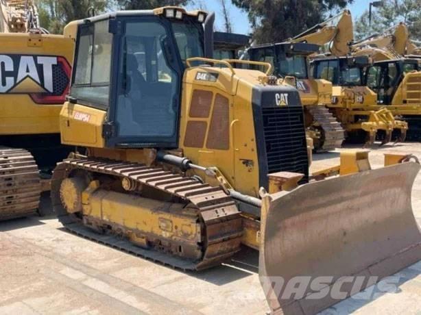 CAT D 4 K 2 XL Buldooserid