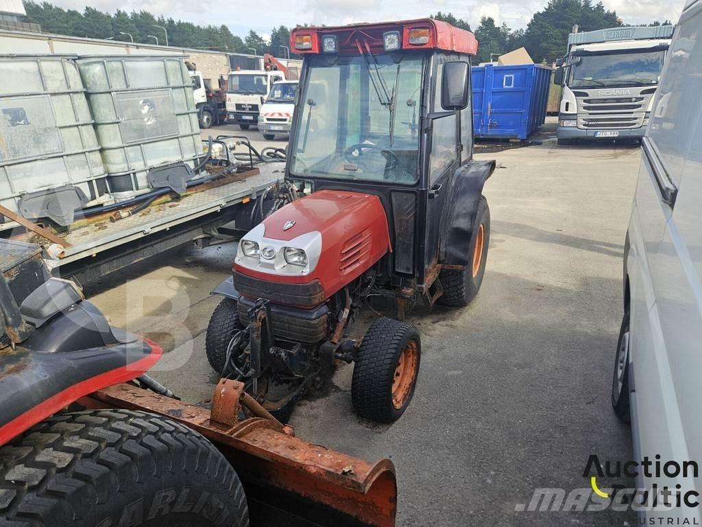Kubota STV 32 Traktorid