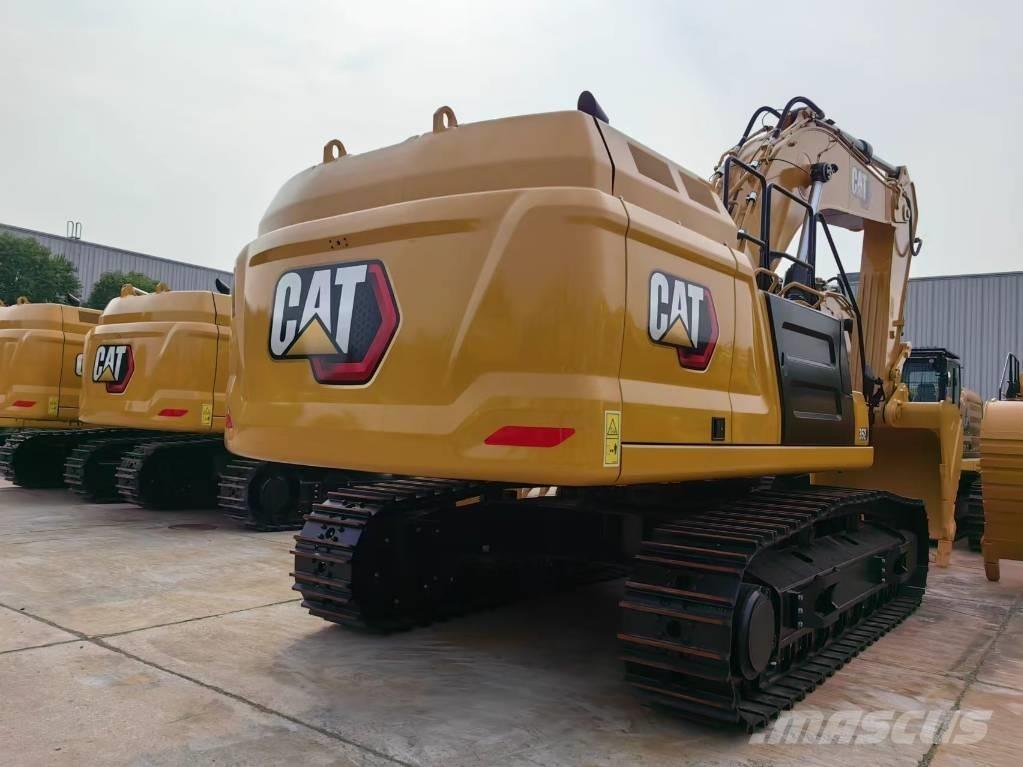 CAT 352 Roomikekskavaatorid