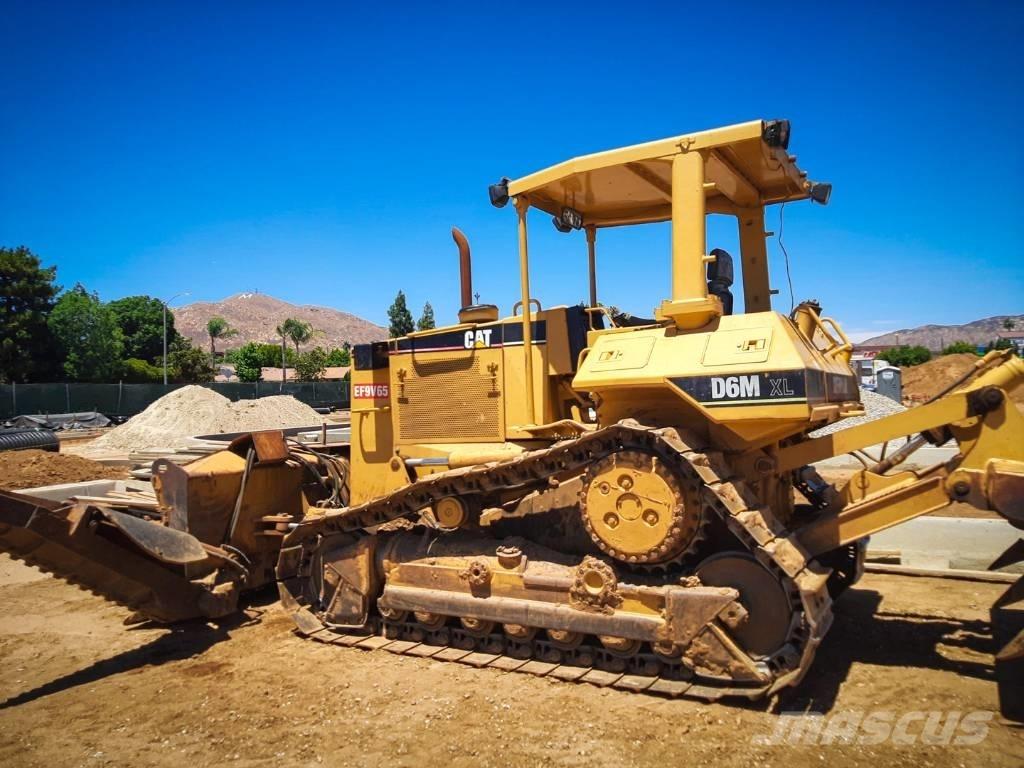 CAT D 6 M XL Buldooserid