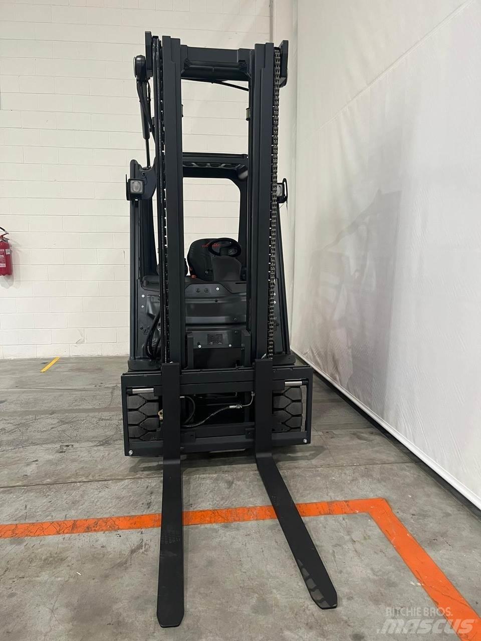 Linde E30-01 Elektritõstukid