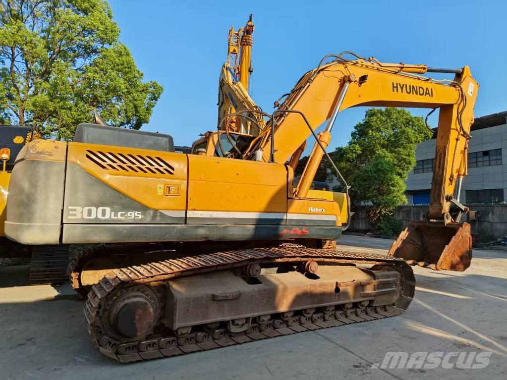 Hyundai R300LC-9S Roomikekskavaatorid