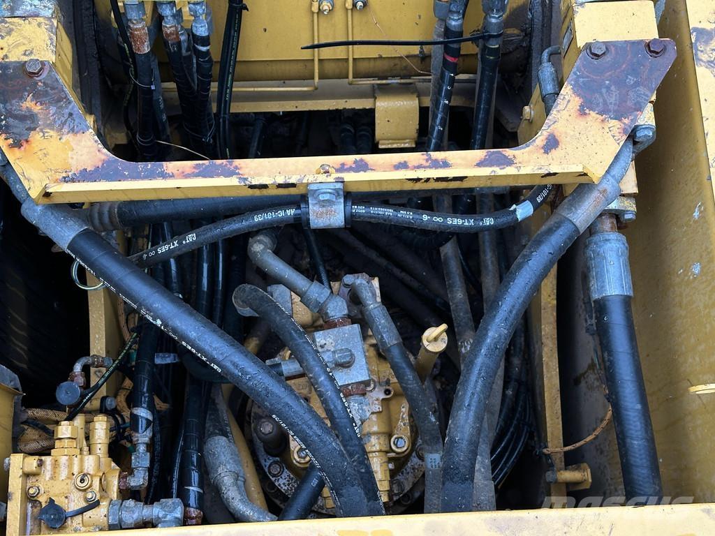 CAT 320FL Roomikekskavaatorid