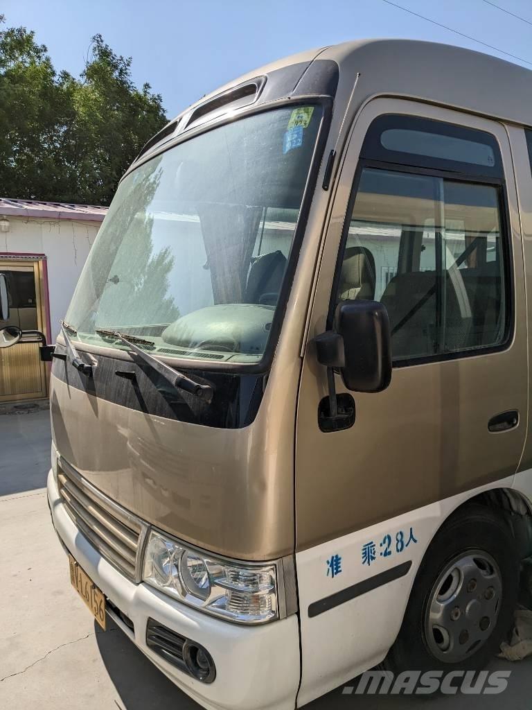 Toyota Coaster Bus Väikebussid