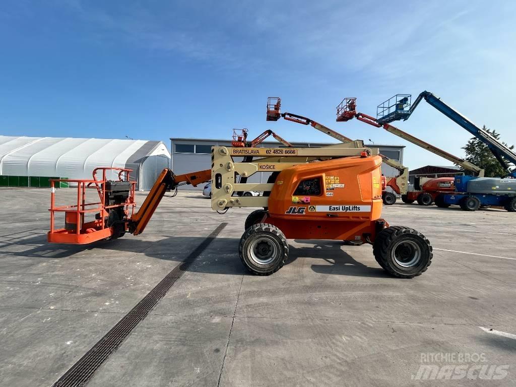 JLG 450 AJ Iseliikuvad poomtõstukid