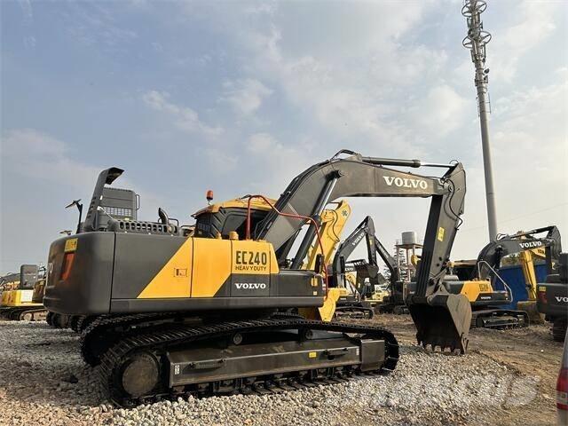 Volvo EC240 Roomikekskavaatorid