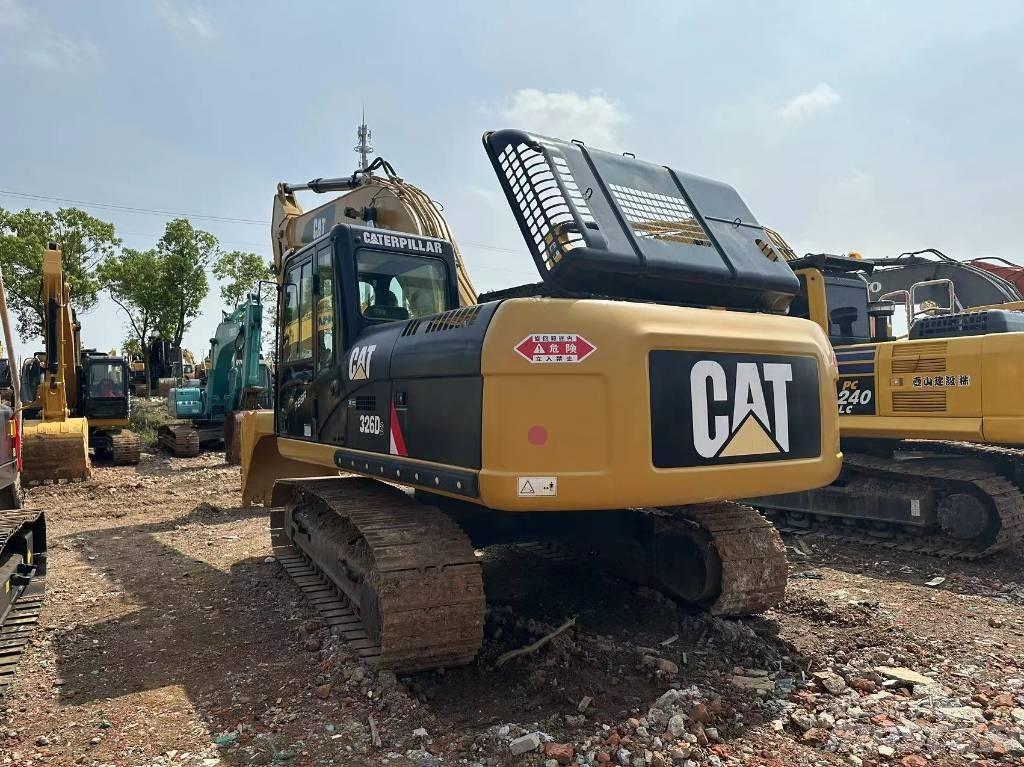 CAT 326 Roomikekskavaatorid