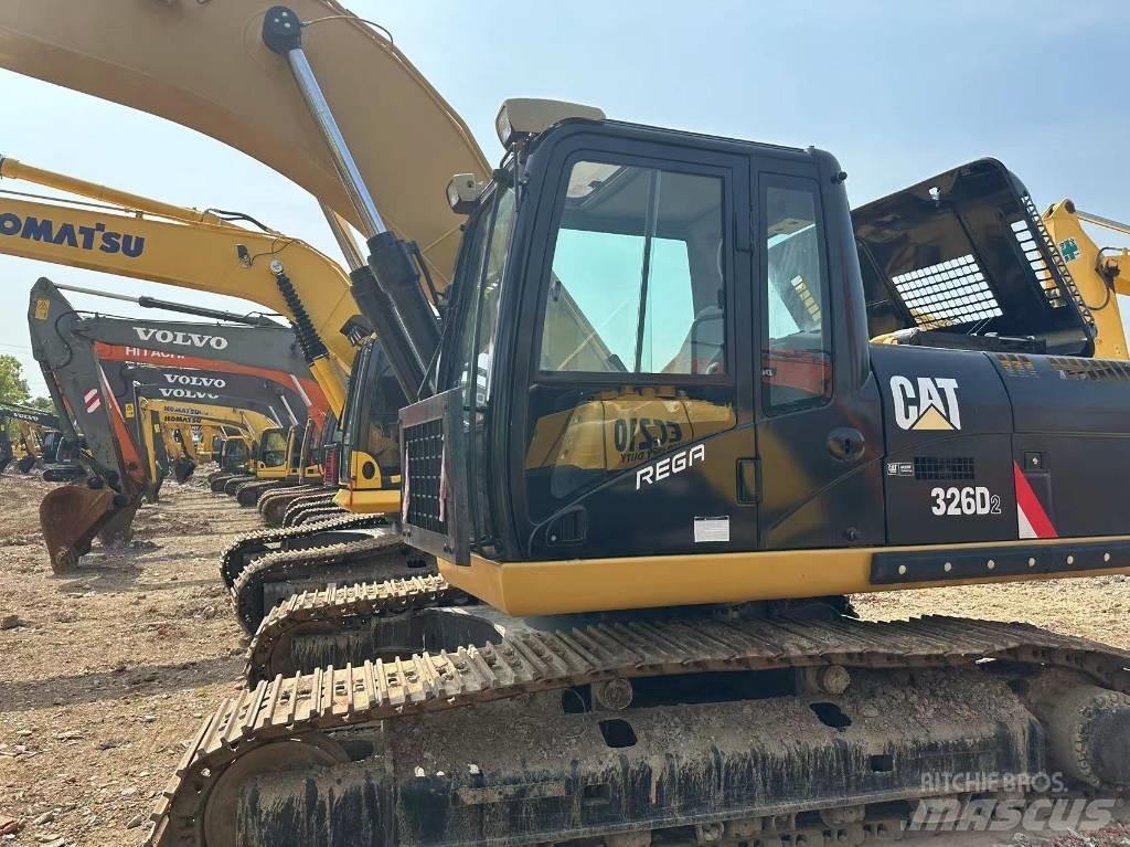 CAT 326 Roomikekskavaatorid