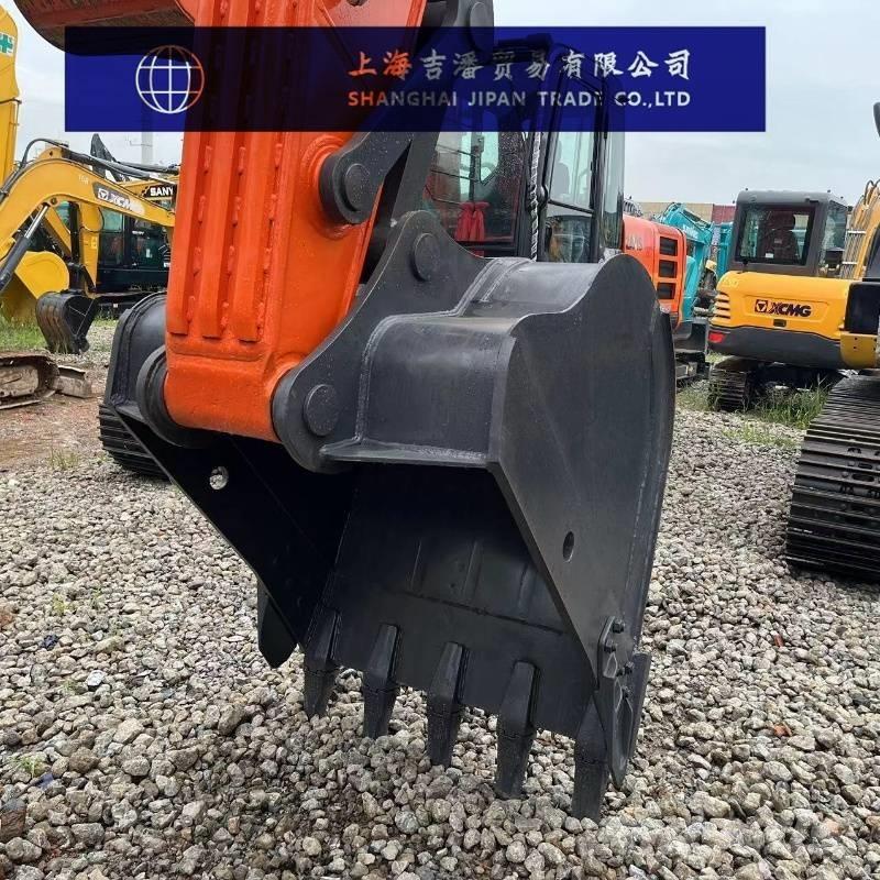 Doosan DX 225 Roomikekskavaatorid