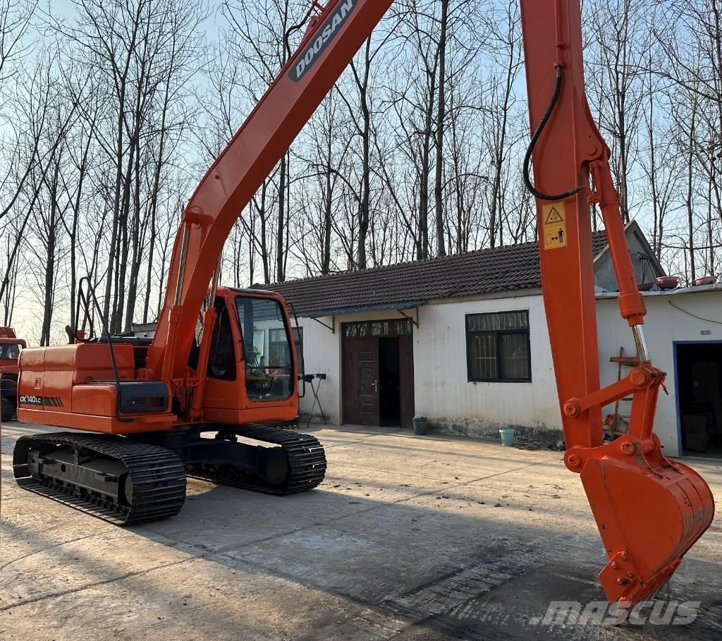 Doosan DX140 Roomikekskavaatorid