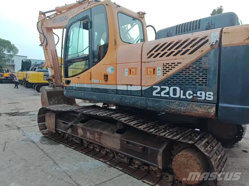 Hyundai R220LC-9S Roomikekskavaatorid