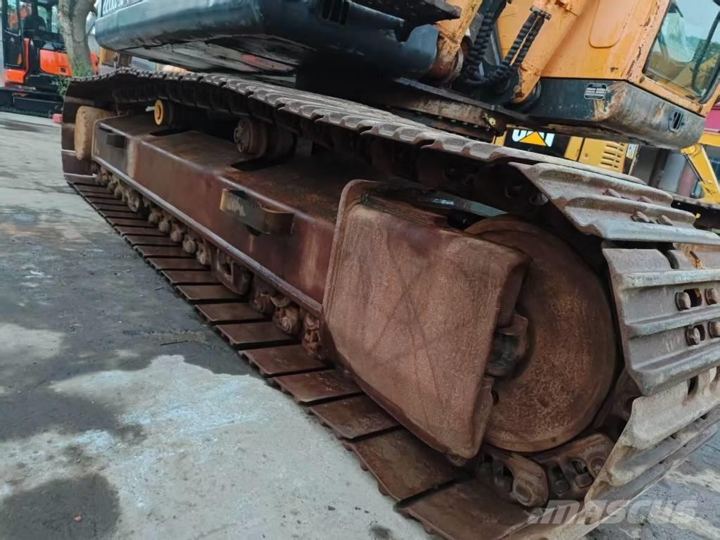 Hyundai R220LC-9S Roomikekskavaatorid