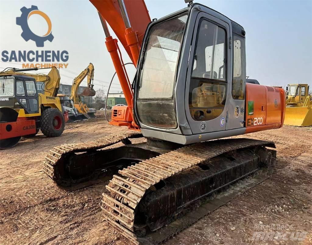 Hitachi EX 200 Roomikekskavaatorid