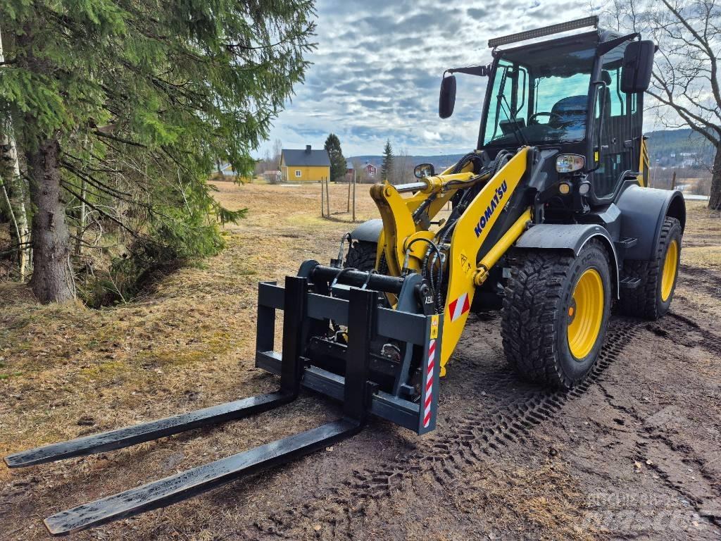 Komatsu WA 100 M Rataslaadurid