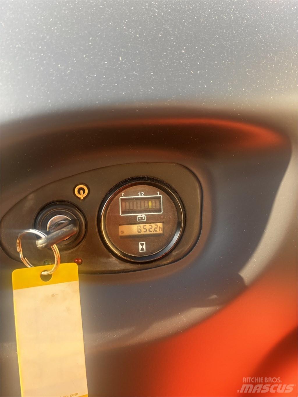 Linde L 16 Järelkäidavad virnastajad