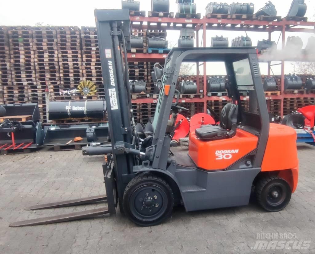 Doosan D 30 G Diiseltõstukid
