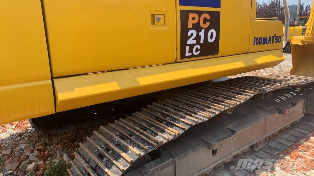 Komatsu PC 210 LC Roomikekskavaatorid
