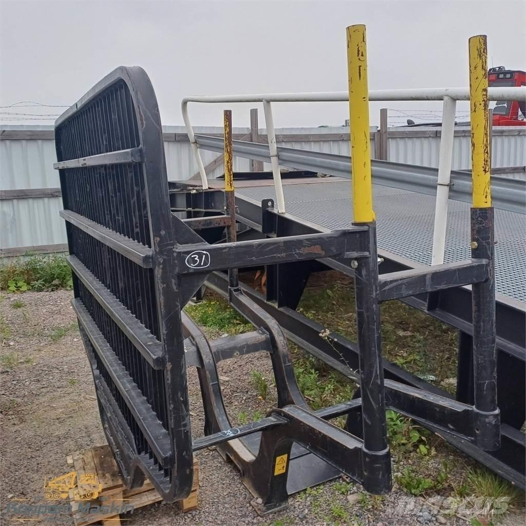 John Deere 810e Muud osad