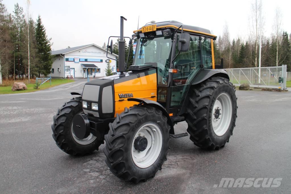Valtra 700 Traktorid