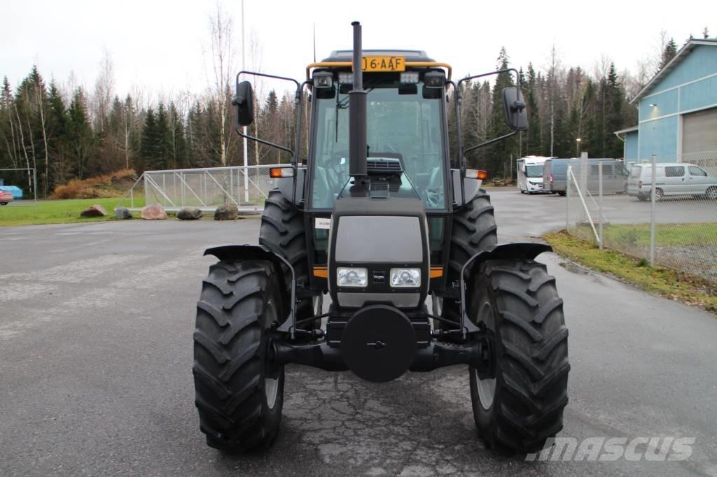 Valtra 700 Traktorid