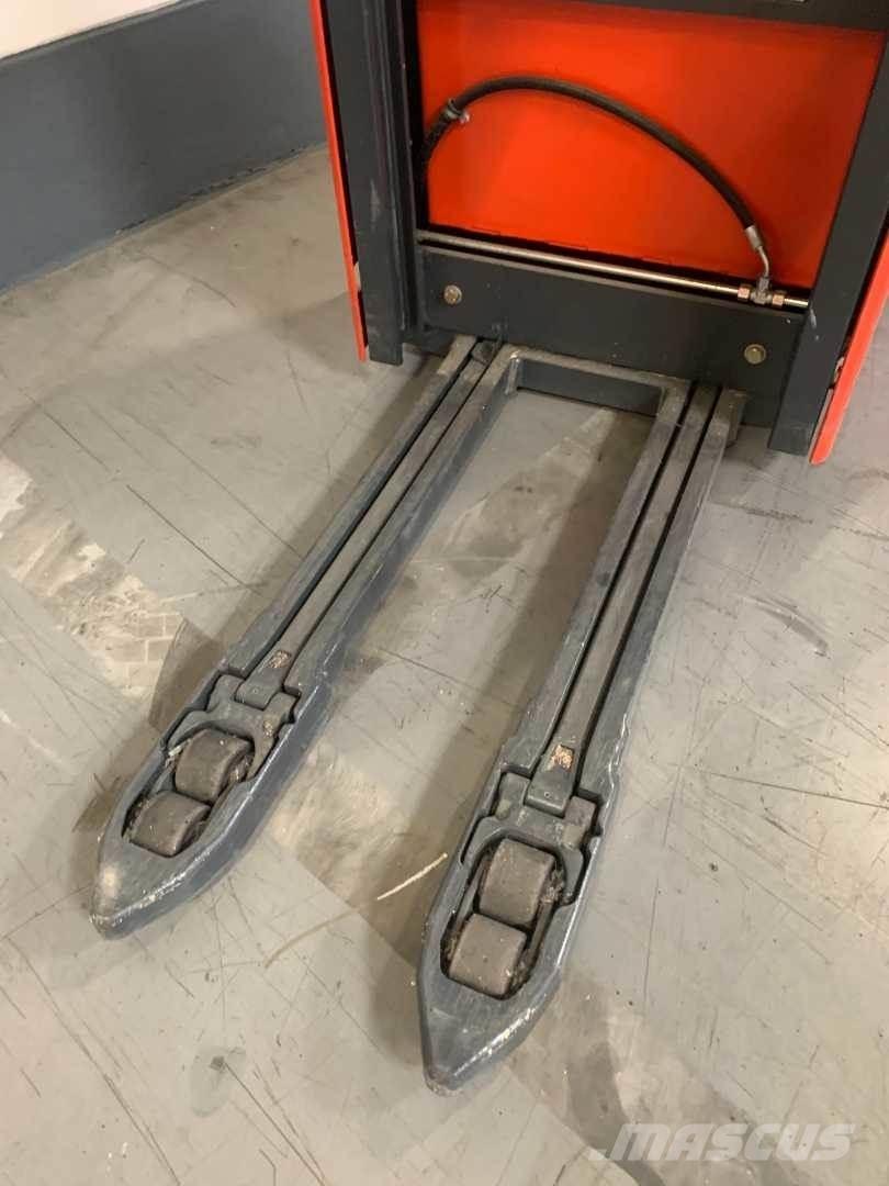 Linde L12I Platvormiga virnastajad
