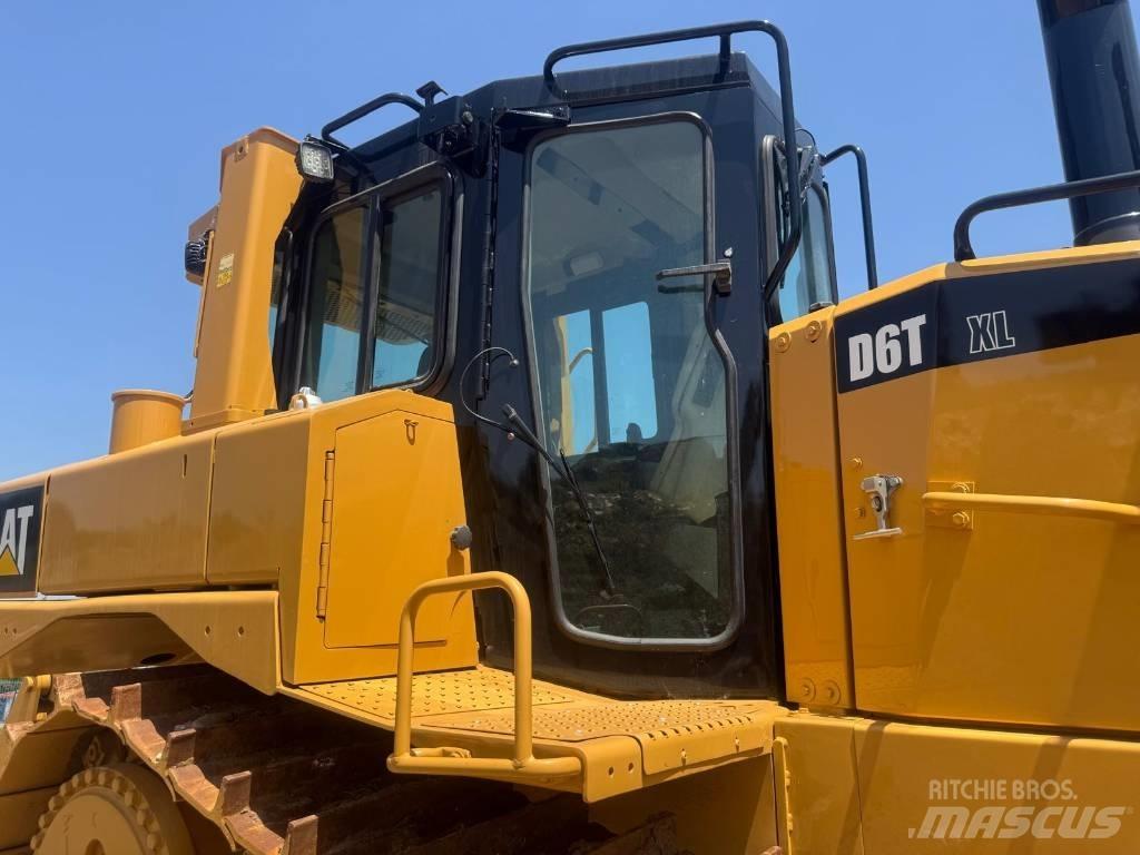 CAT D 6 T XL Buldooserid