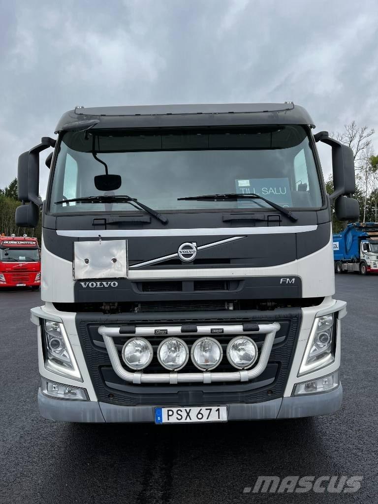 Volvo FM 6X2 Vahetuskastiga tõstukautod