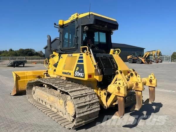 Komatsu D 51 PXi-24 Buldooserid