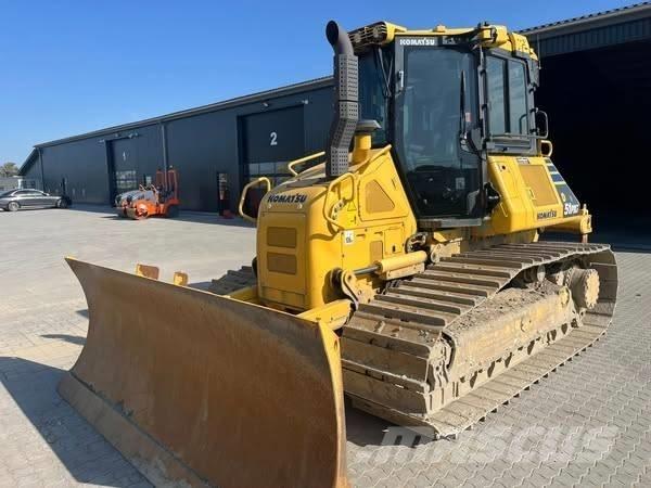 Komatsu D 51 PXi-24 Buldooserid