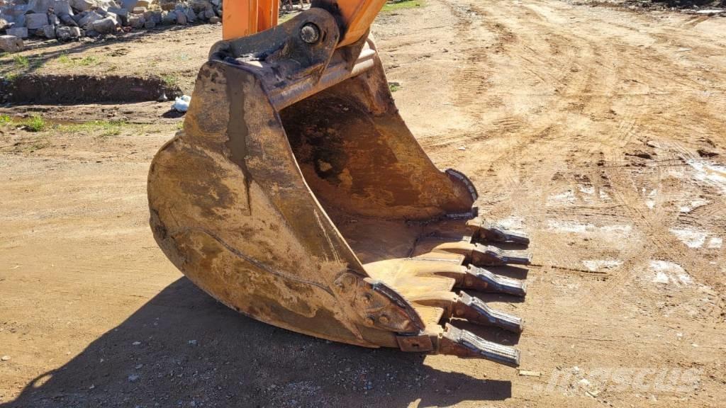Doosan DX 225 LCA Roomikekskavaatorid