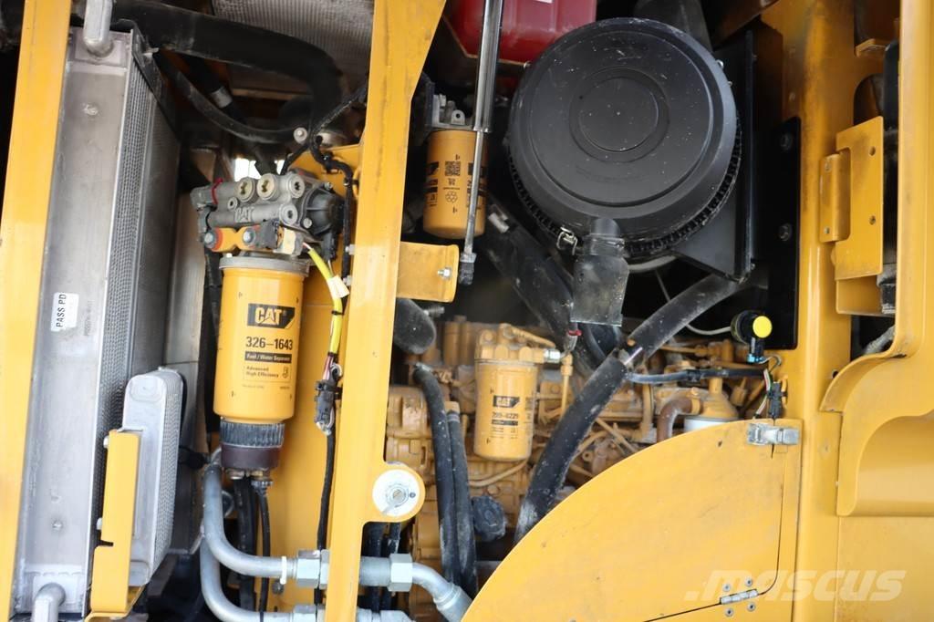 CAT 928H Rataslaadurid