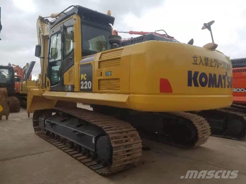 Komatsu PC 220-8 Roomikekskavaatorid