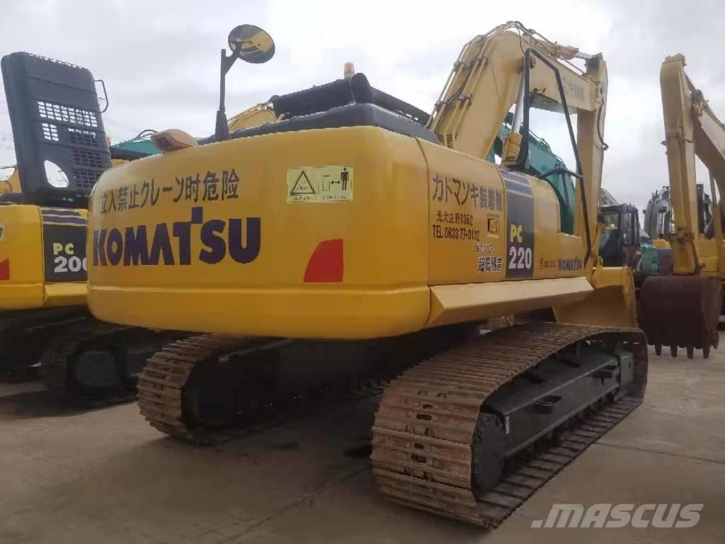 Komatsu PC 220-8 Roomikekskavaatorid