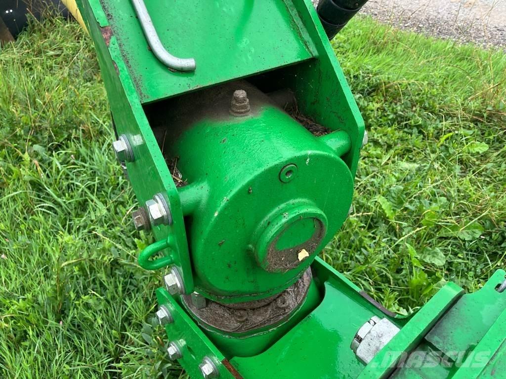 John Deere 1365 Esi ja taganiidukid