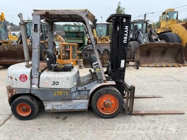 Hytsu S100 30 Diiseltõstukid