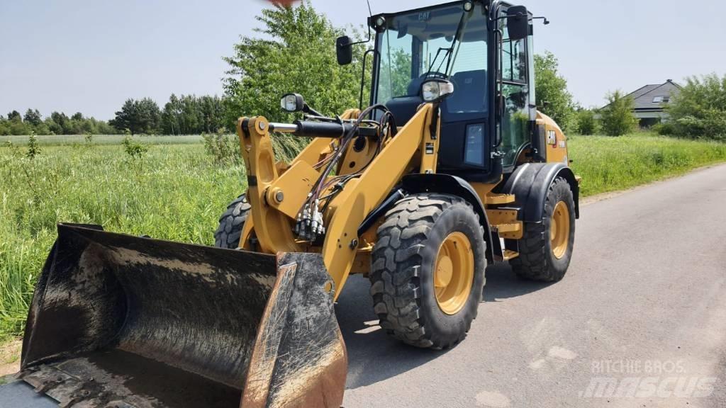 CAT 908M Rataslaadurid