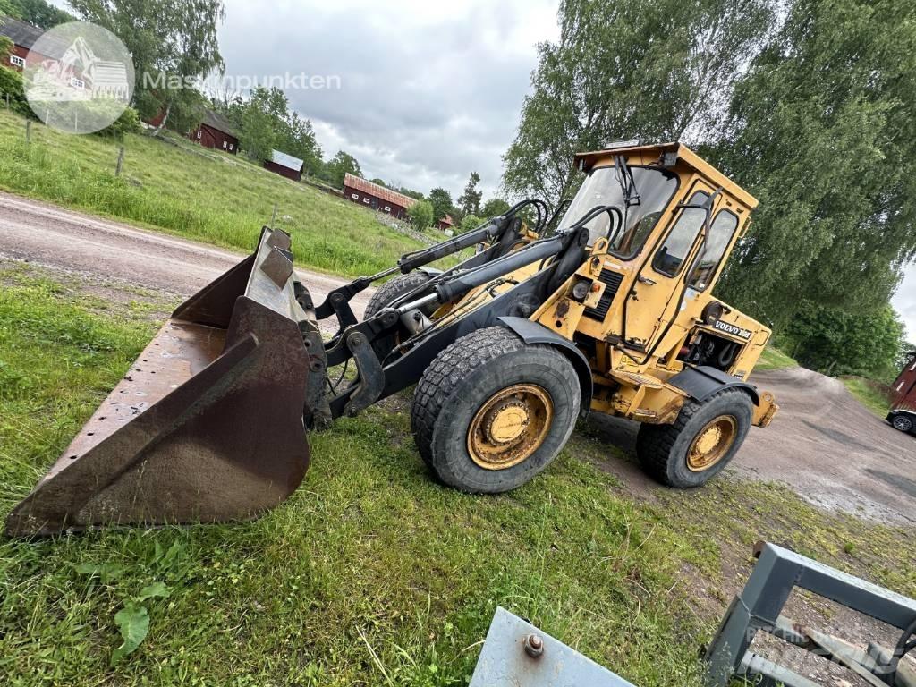 Volvo BM 4300 Rataslaadurid