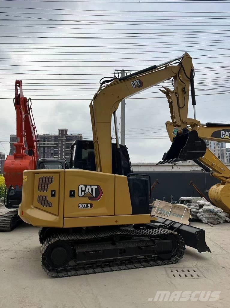 CAT 307 Roomikekskavaatorid
