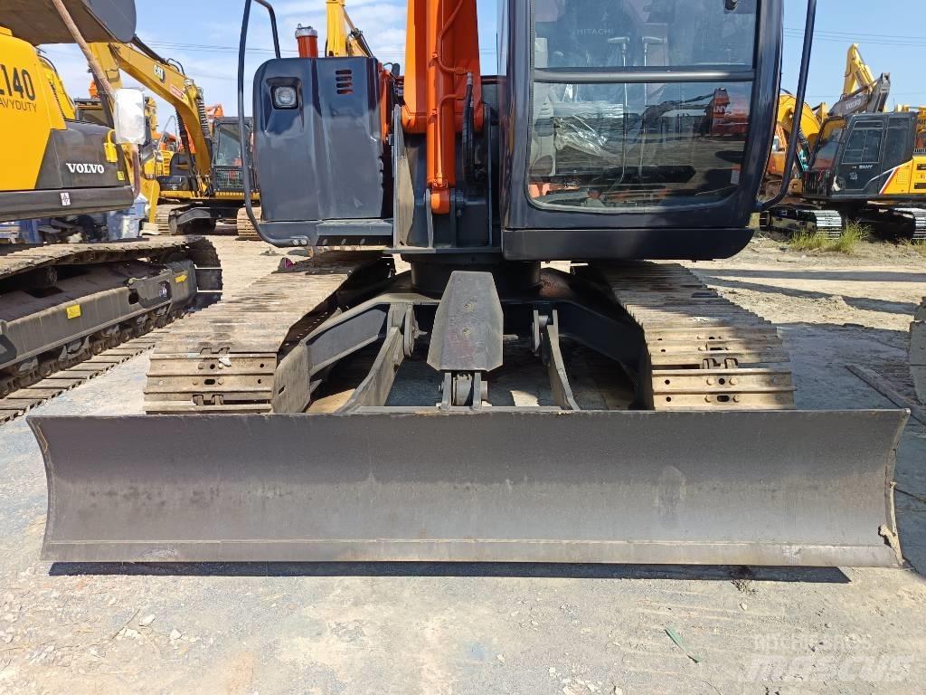 Hitachi ZX 75 Väikeekskavaatorid 7t-12t
