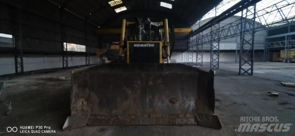 Komatsu DX 65 Buldooserid