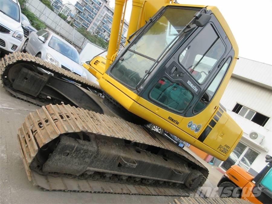 Komatsu PC 200-6 Roomikekskavaatorid