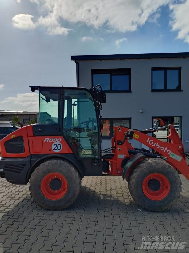 Kubota R 082 Rataslaadurid