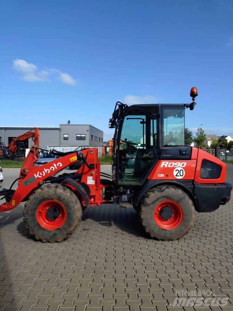 Kubota R 082 Rataslaadurid