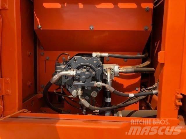 Doosan dx225 Roomikekskavaatorid