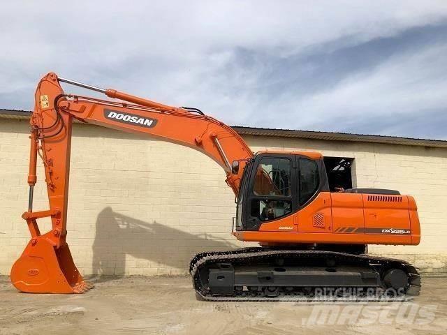 Doosan dx225 Roomikekskavaatorid