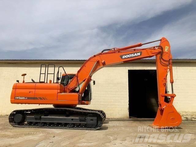 Doosan dx225 Roomikekskavaatorid