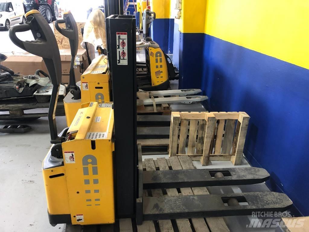 Atlet CSL 160 Platvormiga virnastajad