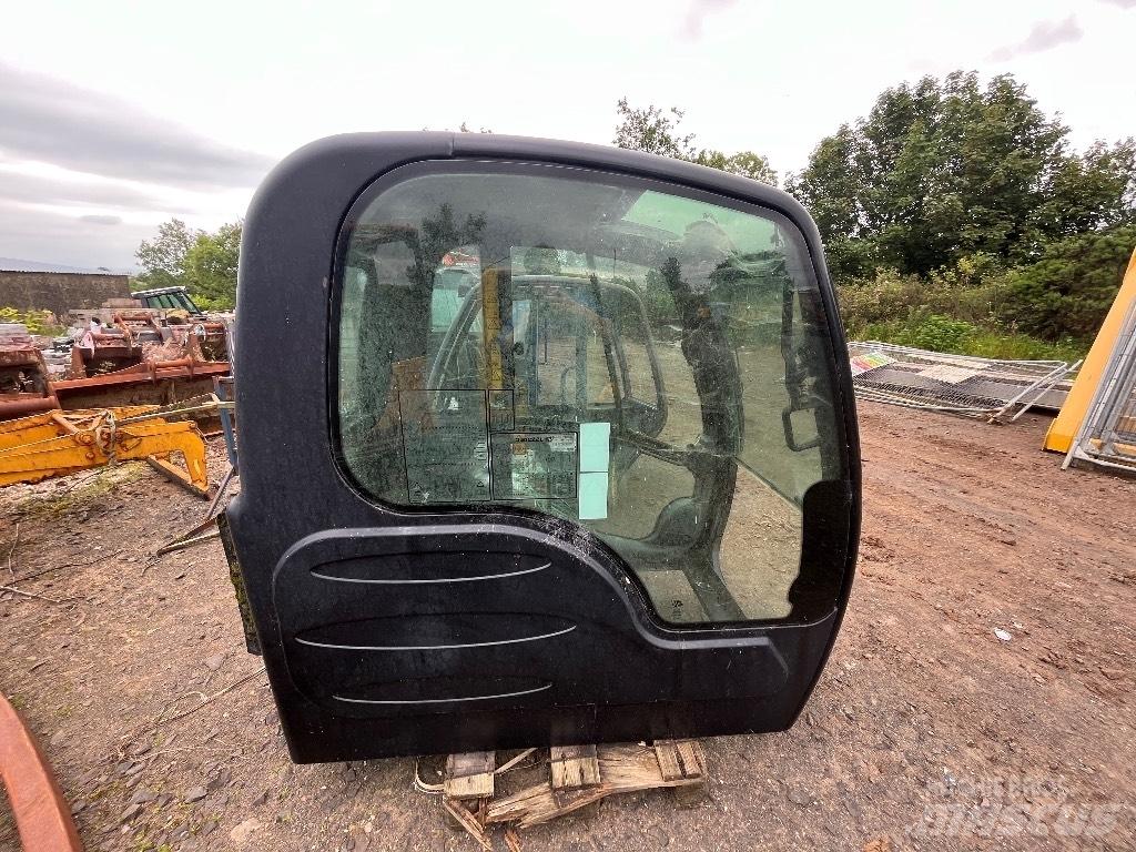 JCB JS220 Cabin / Cab Roomikekskavaatorid