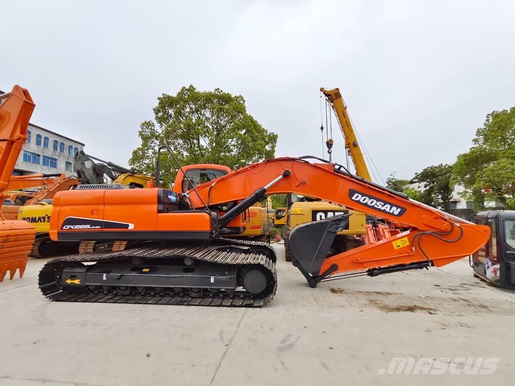 Doosan DX 225 LC Roomikekskavaatorid